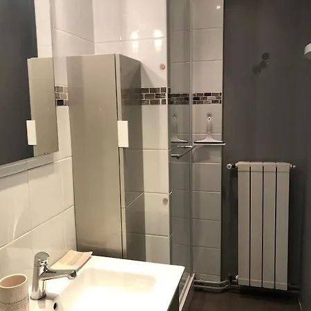 En Rez-de-chaussee 瓦朗斯