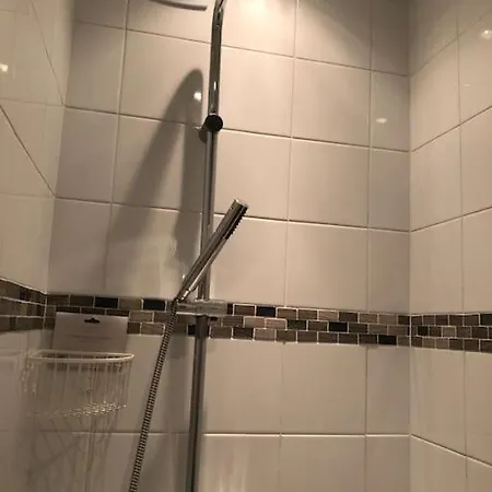 En Rez-de-chaussee * 瓦朗斯