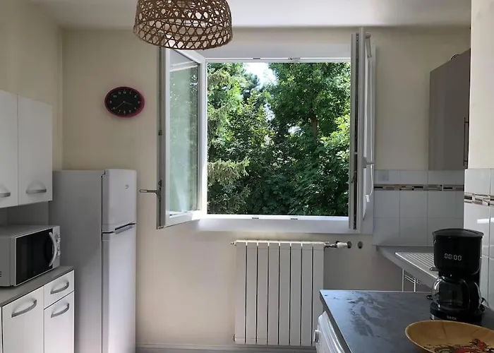 En Rez-de-chaussee * Valence